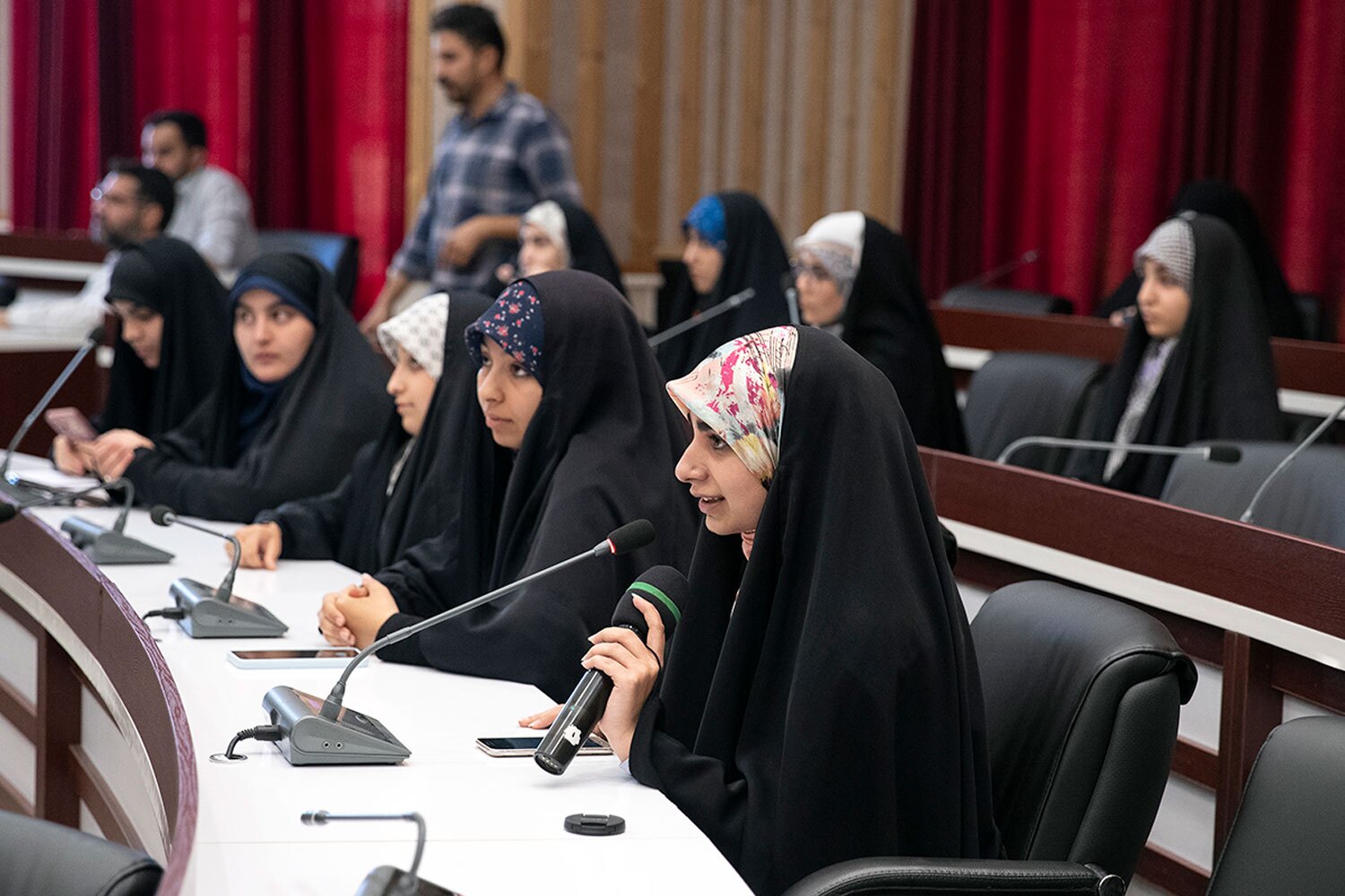 پرسش و پاسخ دانشجویان دانشگاه قزوین با سخنگوی شورای نگهبان/ دکتر طحان‌نظیف: نگاه سیاسی و جناحی نداریم؛ در بررسی صلاحیت‌ها براساس قانون عمل کردیم