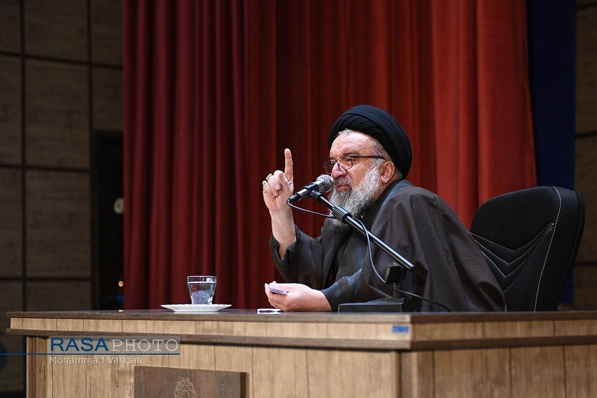 مطرح شدن انقلاب اسلامی ایران به‌عنوان یک پدیده بی‌بدیل جهانی، ثمره مجاهدت حوزه و عالمان دینی است