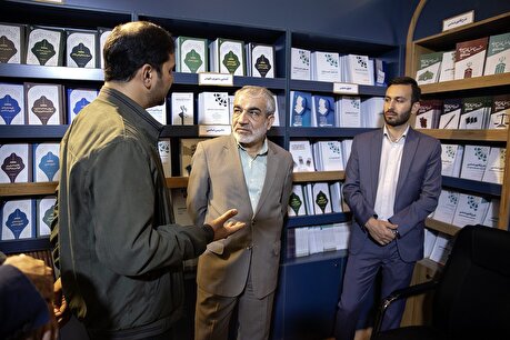 گزارش تصویری بازدید دکتر کدخدایی از غرفه انتشارات پژوهشکده شورای نگهبان