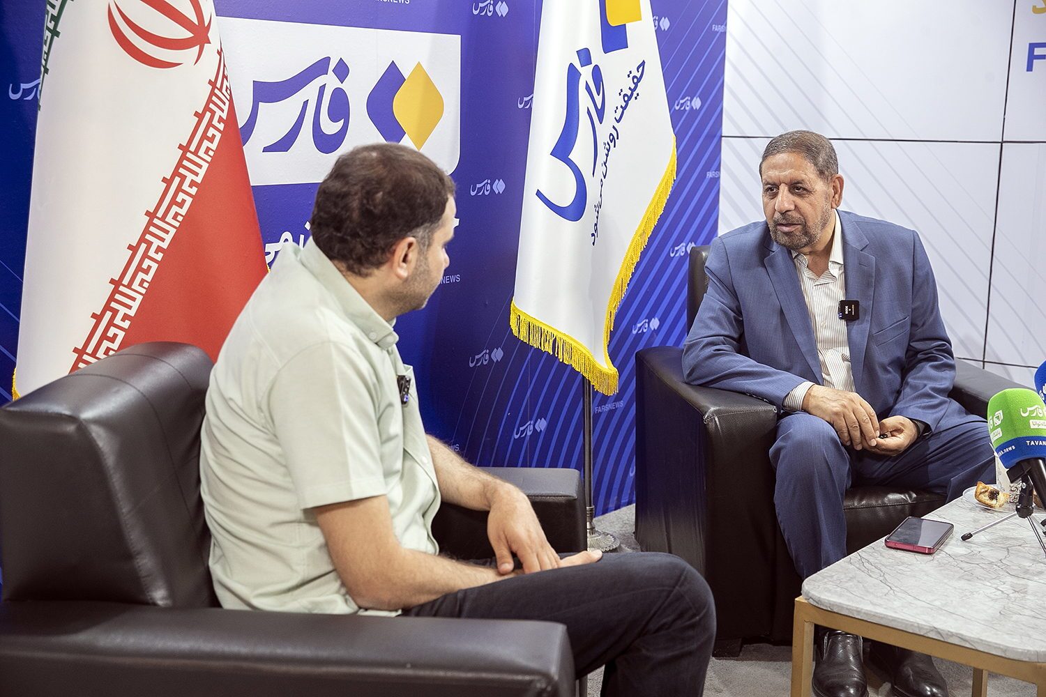 حضور دکتر پروین در نمایشگاه کتاب تهران؛ از پیگیری انتشار خاطرات آزادگان تا مشاهده جدیدترین کتاب‌های حقوقی