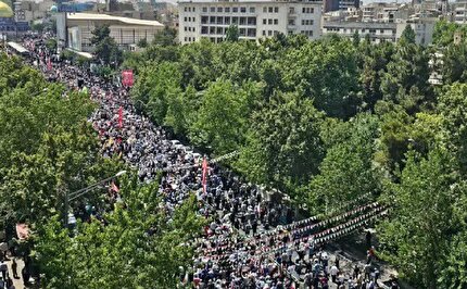 مردمی چنین زمان‌شناس، محکم و استوار بر عهد و آرمان خویش افتخاربرانگیز هستند